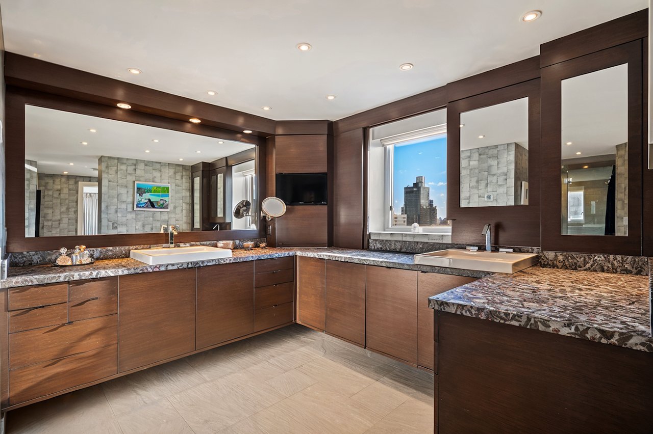 190 E 72nd Street 34CD