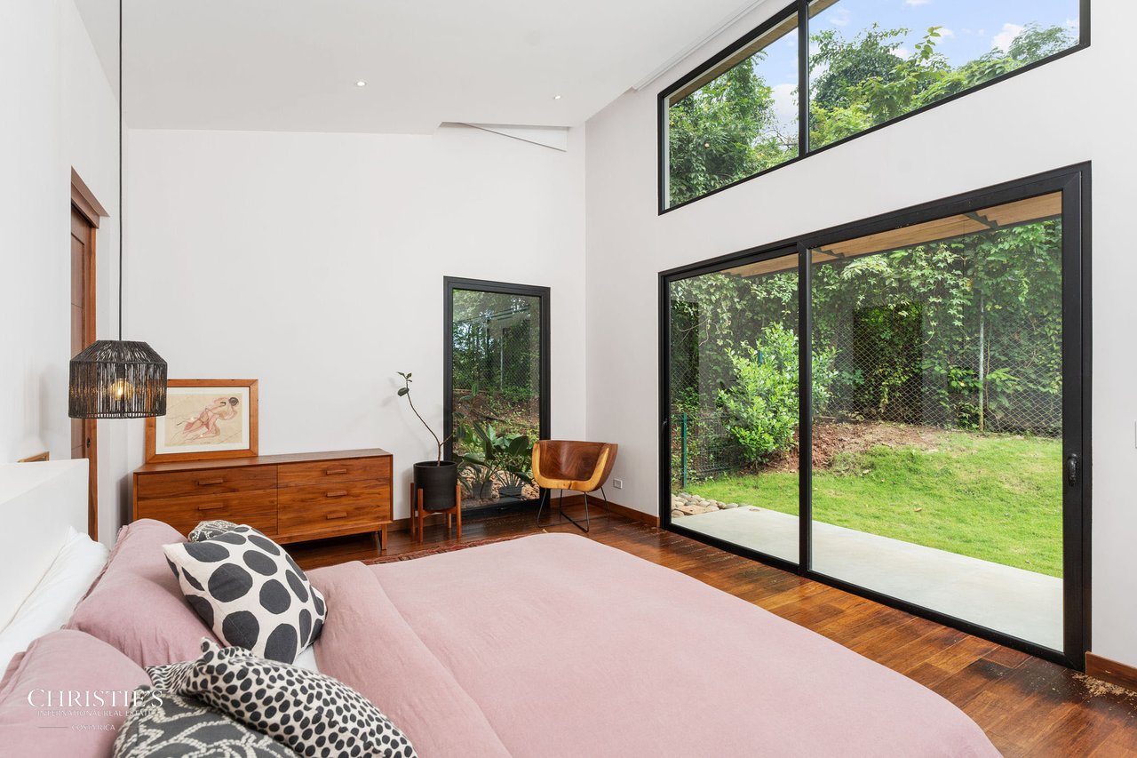 Casa Lola – Contemporary Beachside Oasis in Playa Grande