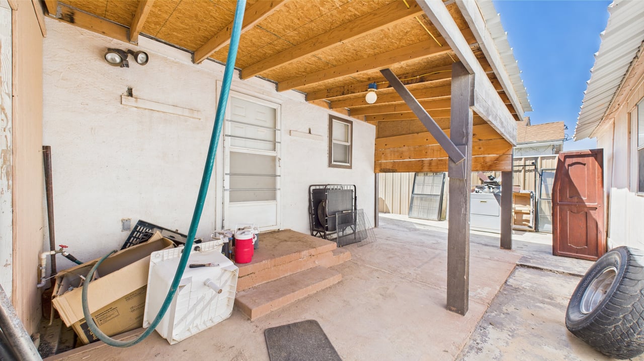1017 W 5th