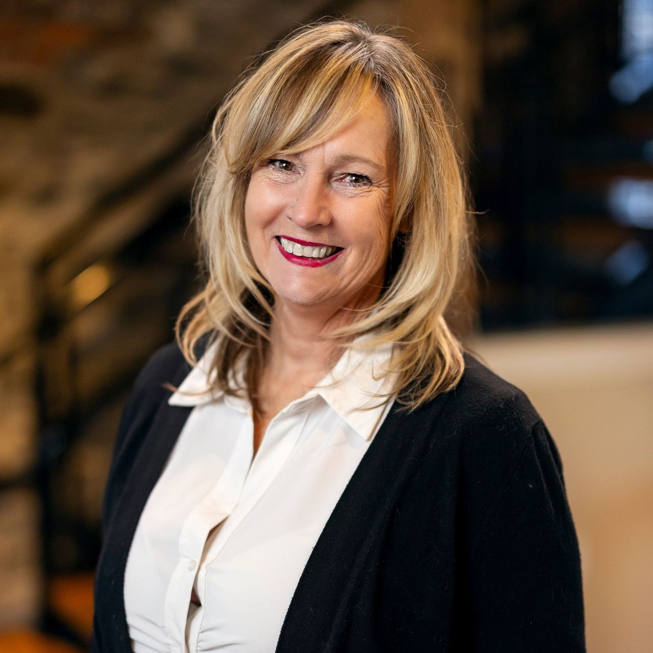 Karen Colli Providence, RI Real Estate Agent Headshot