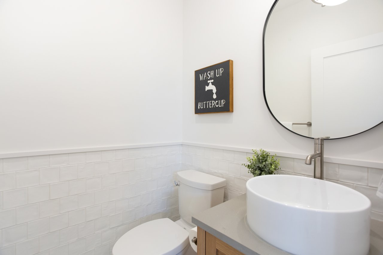 2(SE) - 833 6th Street