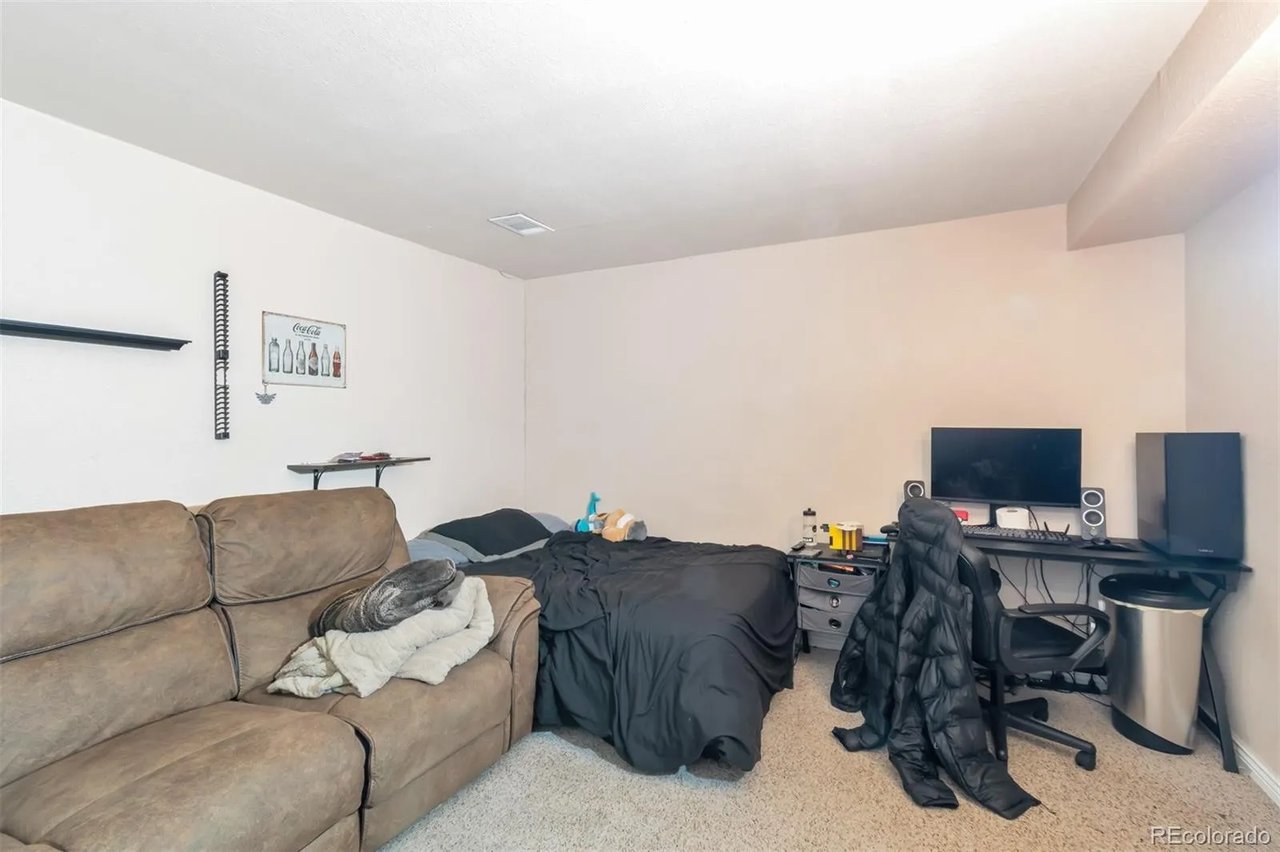 1050 S Monaco Pkwy #141
