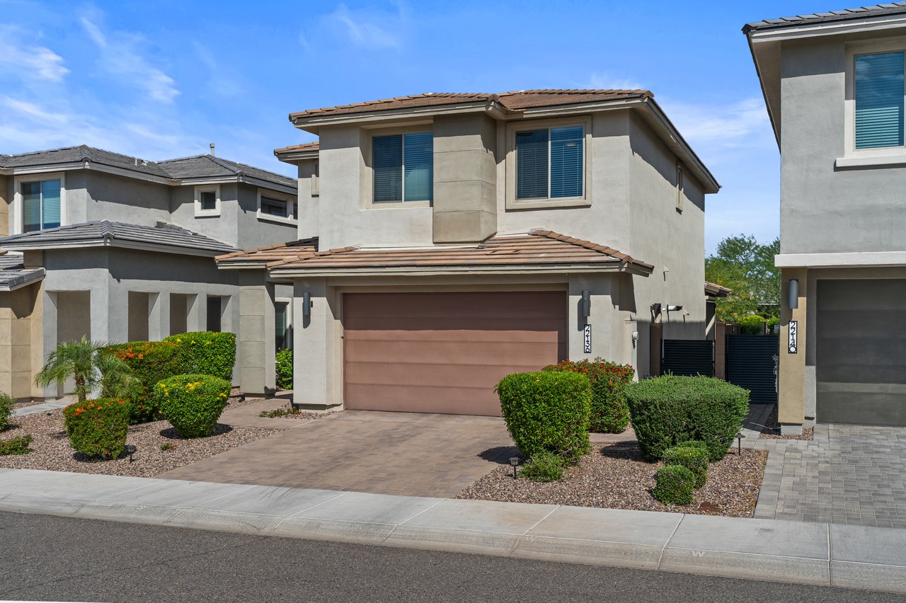 22136 N 28th Place