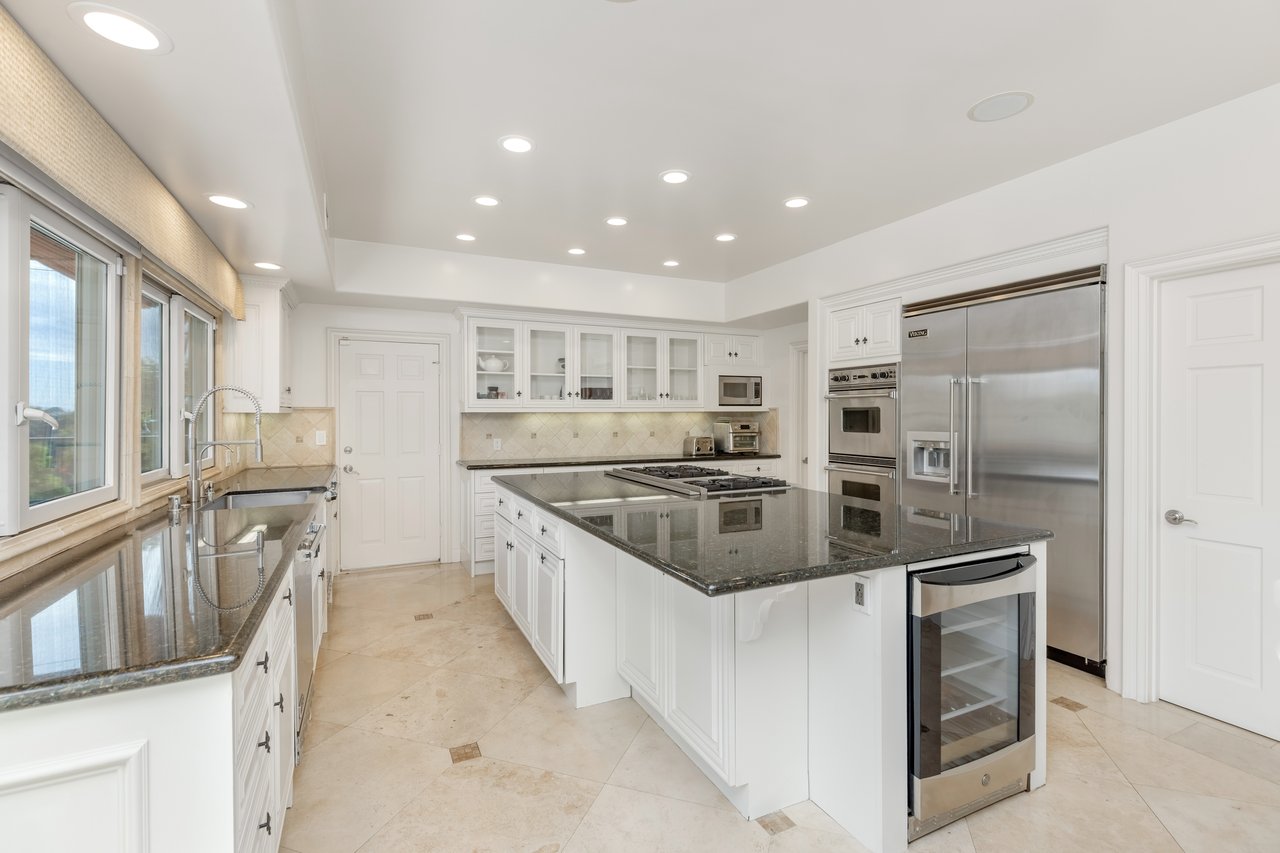 1922 Bel Air Rd