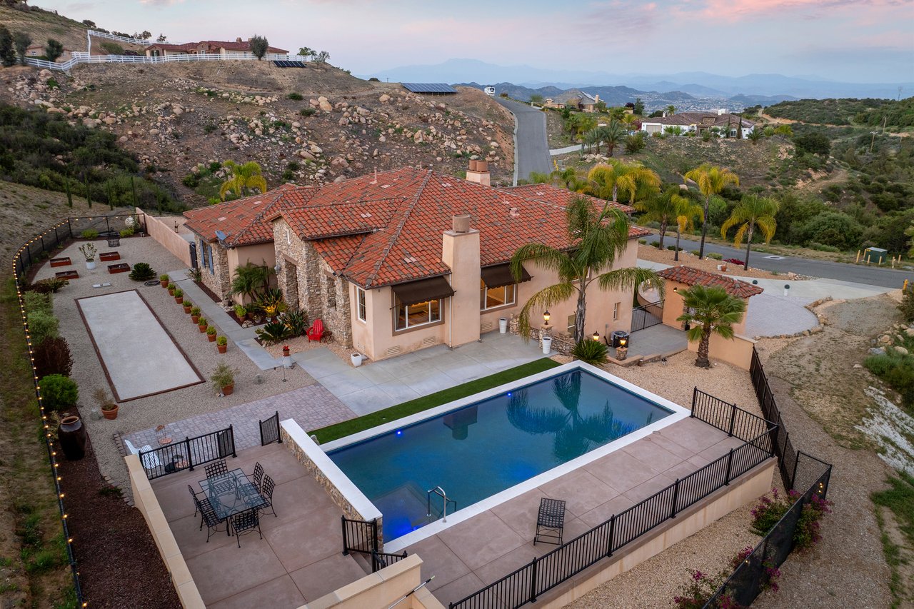 36505 Calle De Lobo