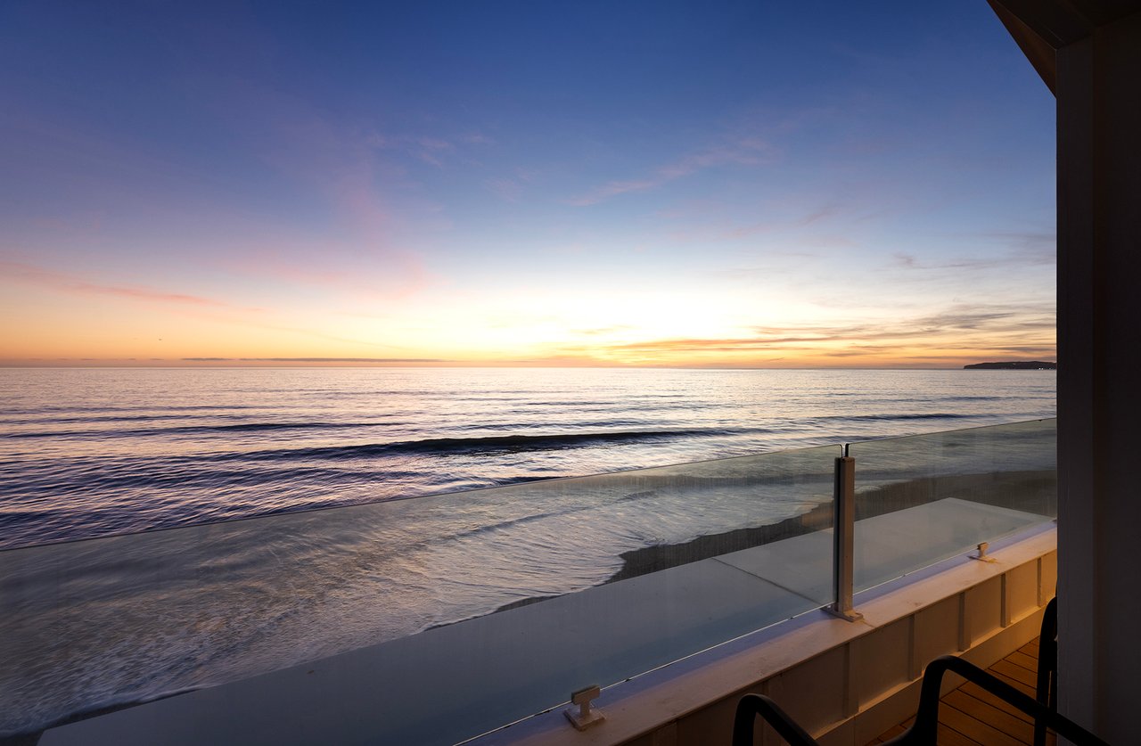 1880 N El Camino Real 23