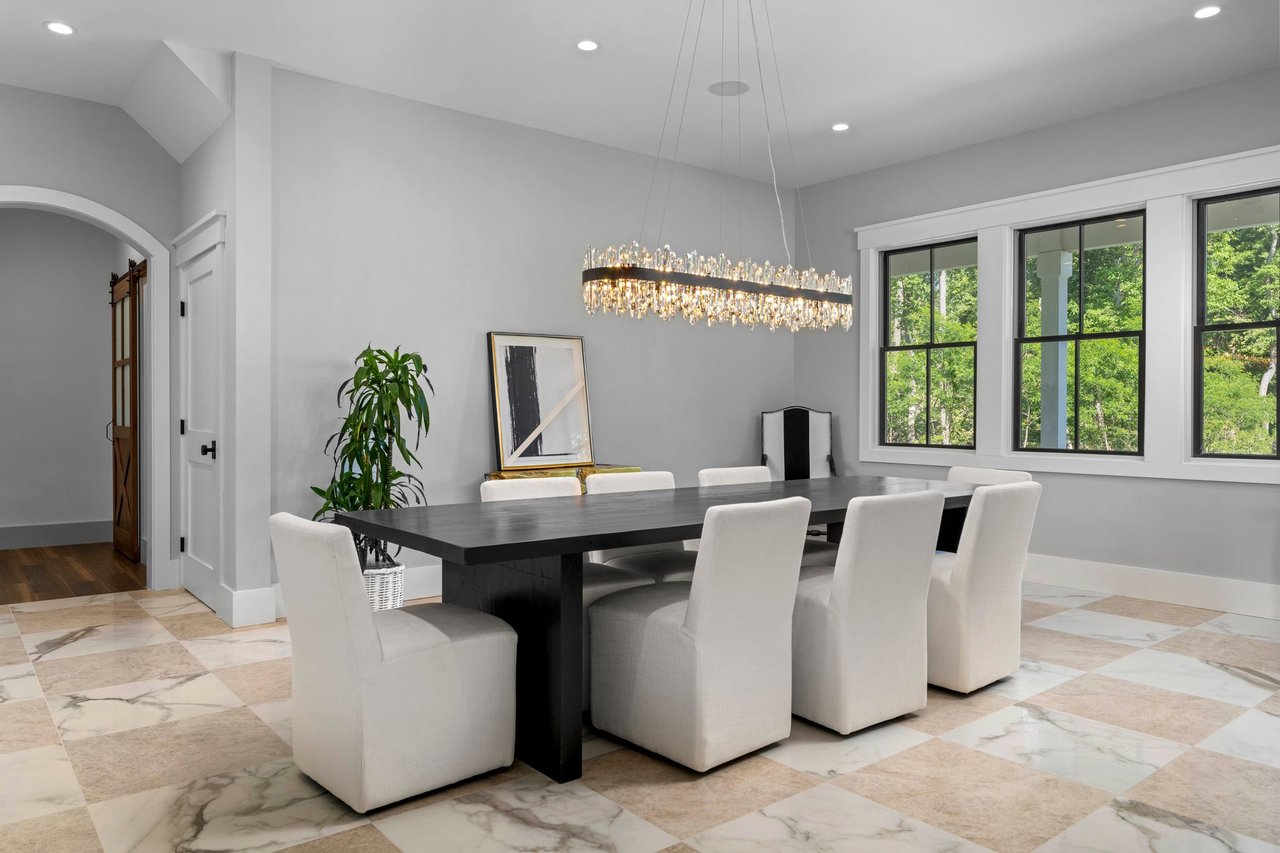 7 Homelands Dr