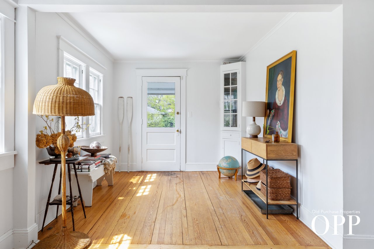 Early Bellport Charm Close to Everything