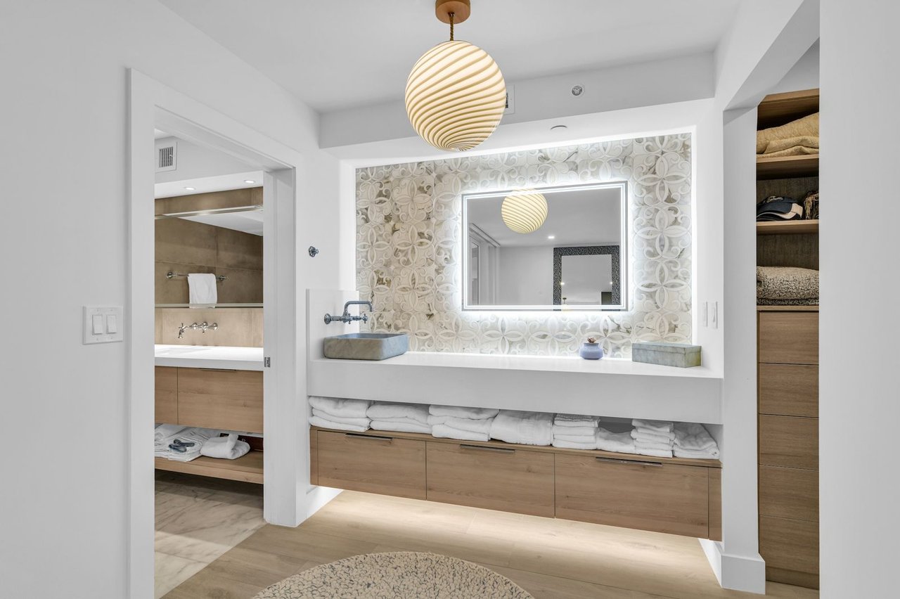 100 SE 5th Ave, Unit 106