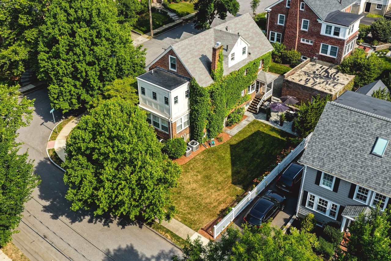 3 Essex Rd