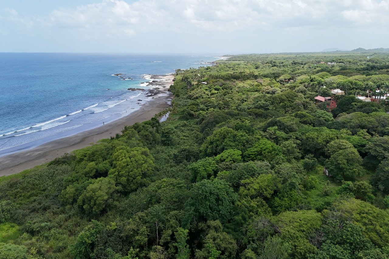 One of a kind Beach Front Parcel in Junquillal Junquillal,