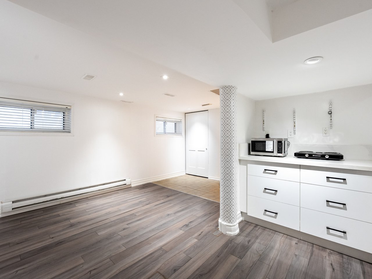 28 Lakeland Crescent