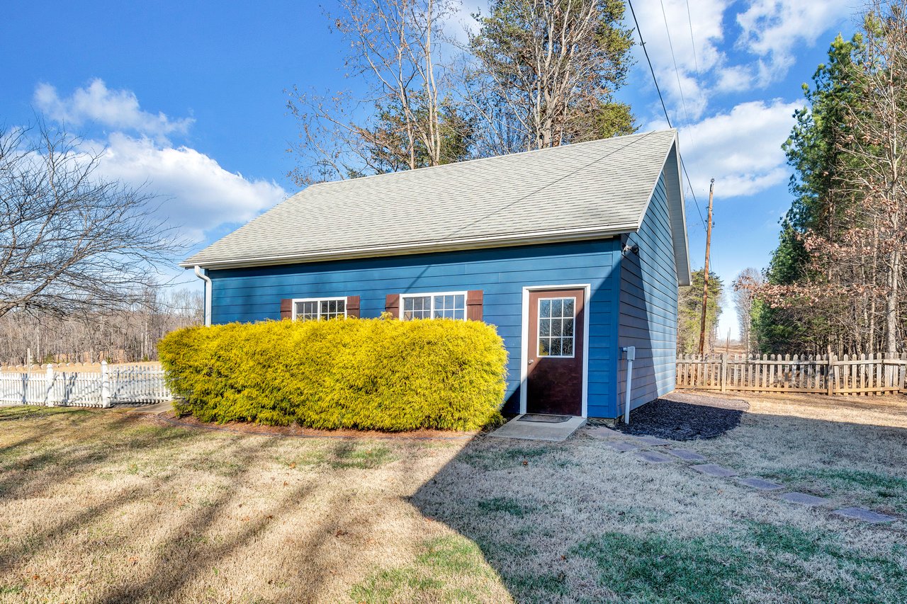 100 Sandpiper DR