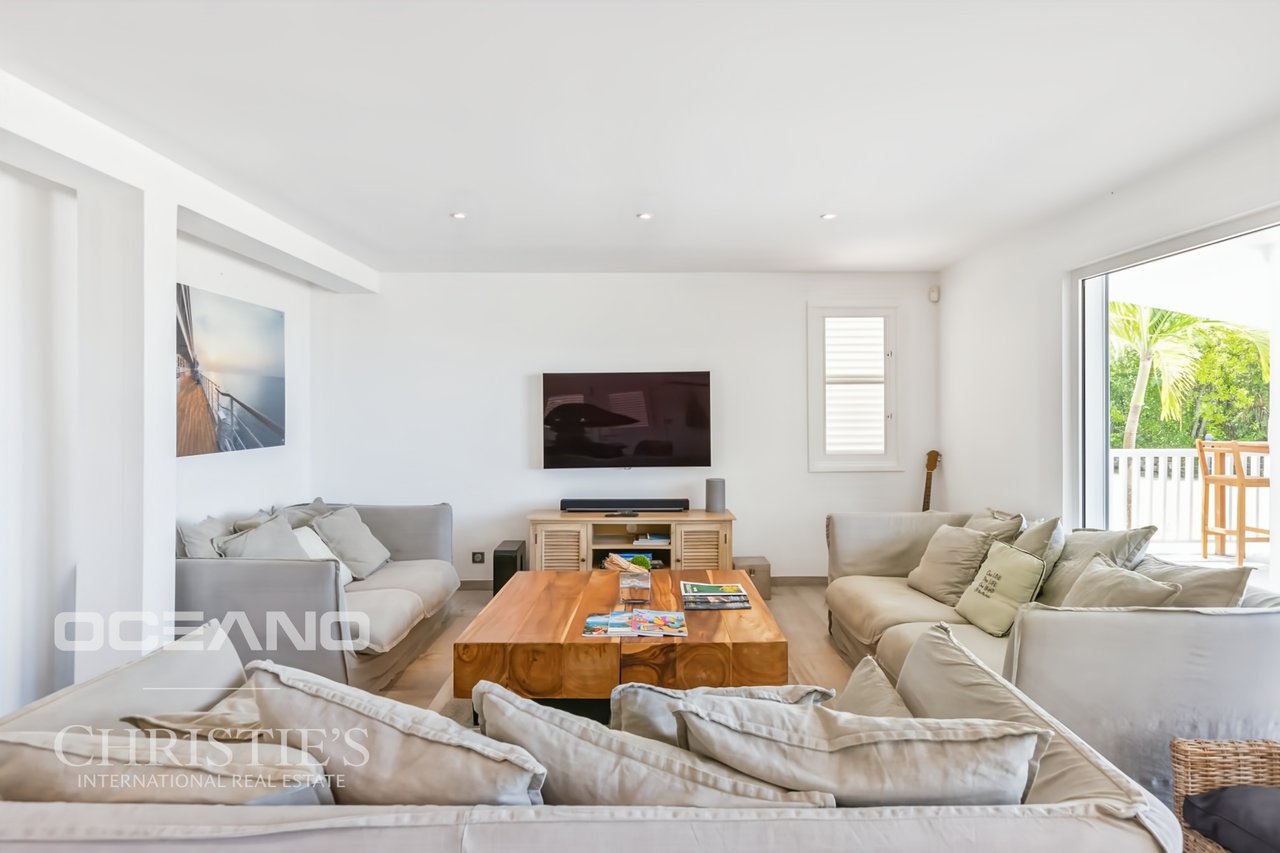 A Rare Property in the Heart of Terres Basses