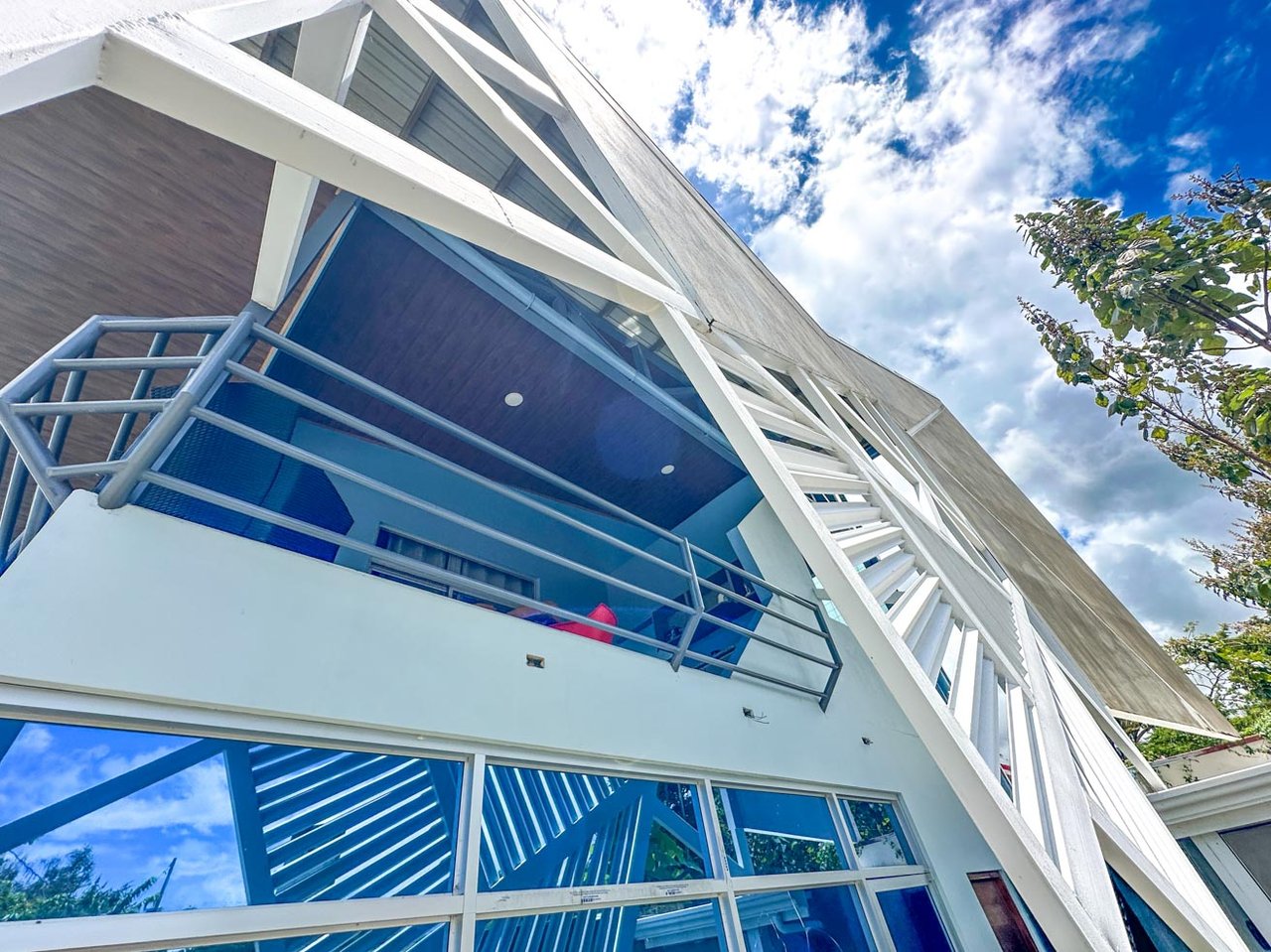 Resort-Hotel for Sale in Uvita – 12 Two-Bedroom Apartments & Pool