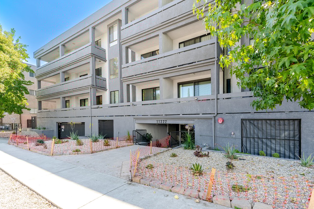 11322 Camarillo #201