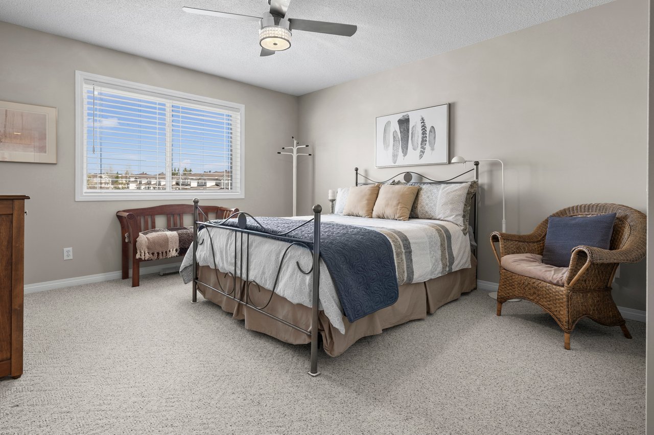139 Country Hills Gardens NW