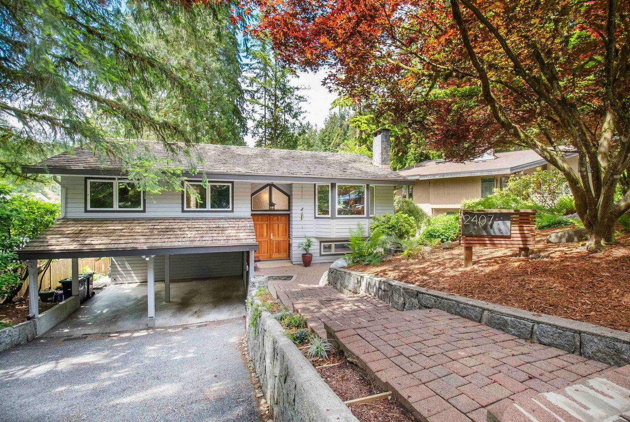 2407 Treetop Ln