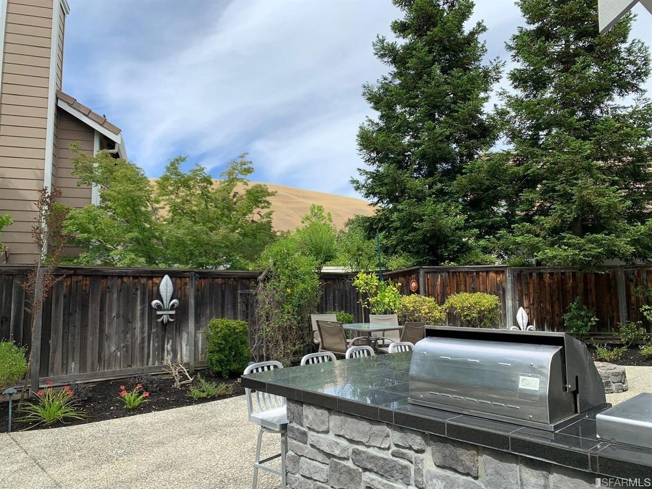 121 Gold Rush Ct