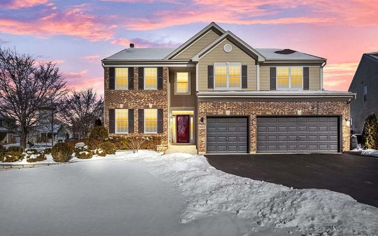 682 Golden View Ct