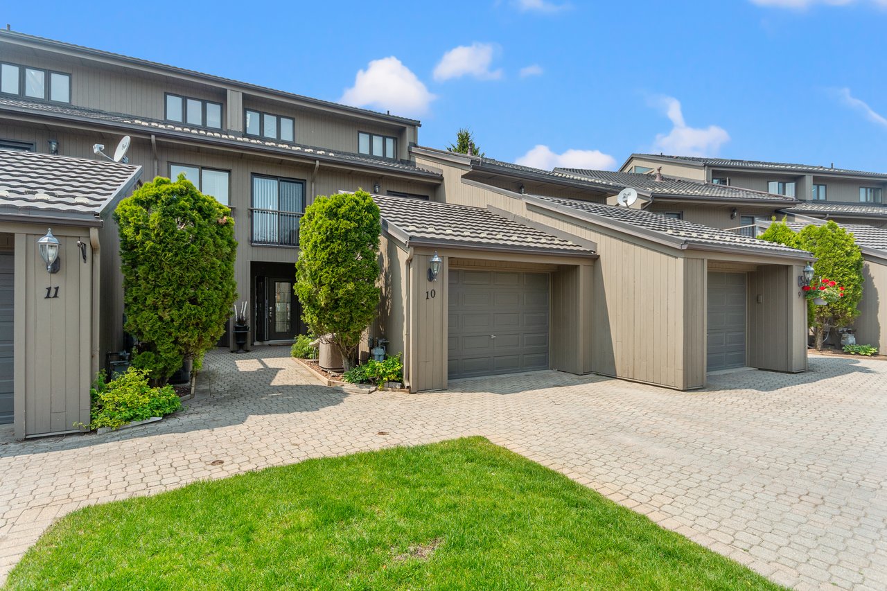 8 Beck Blvd #10, Penetanguishene