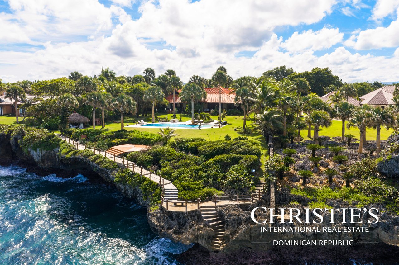 Villa Shangri-la – Caribbean Oceanfront Villa