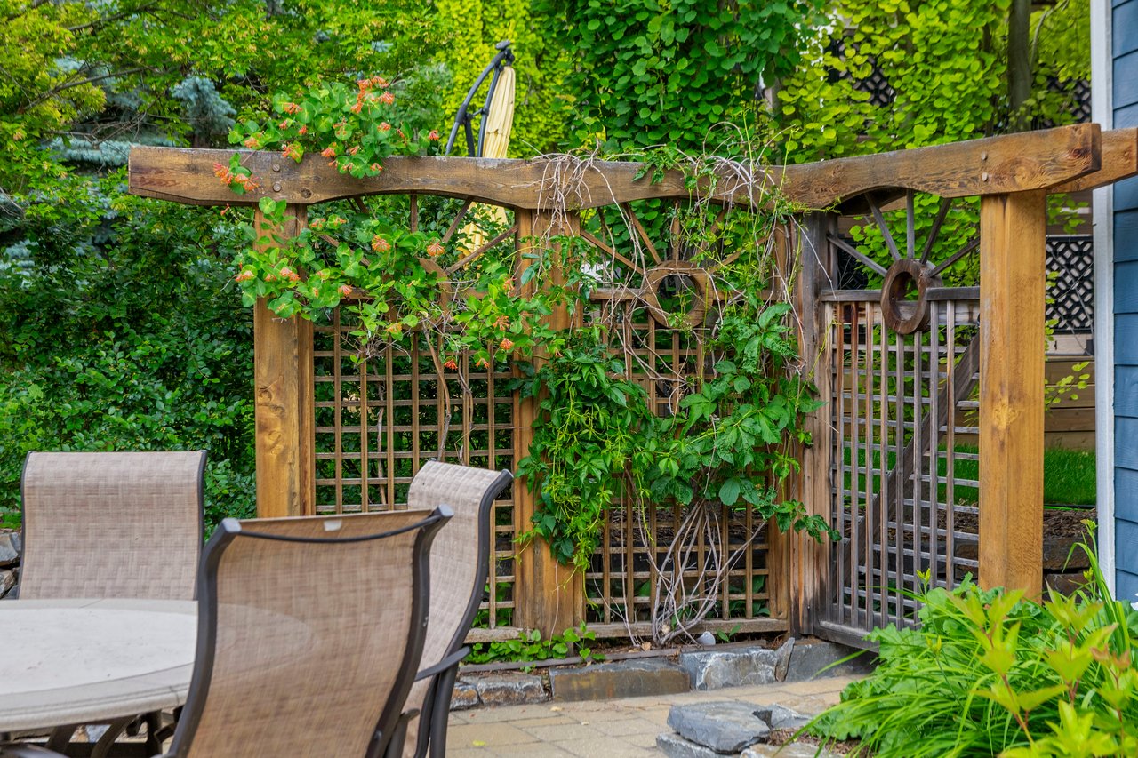 35 Tusslewood Drive NW