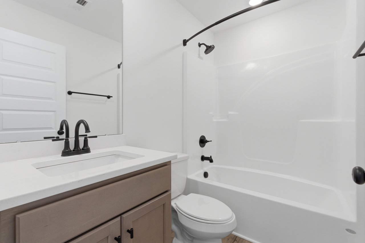 Immaculate 5BR Home with Outdoor Fireplace & Community Pool