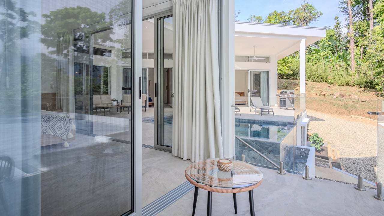 An Exclusive, Sunny Ridge-Top 4-Bed Designer House With Unforgettable Mountain & Jungle Views