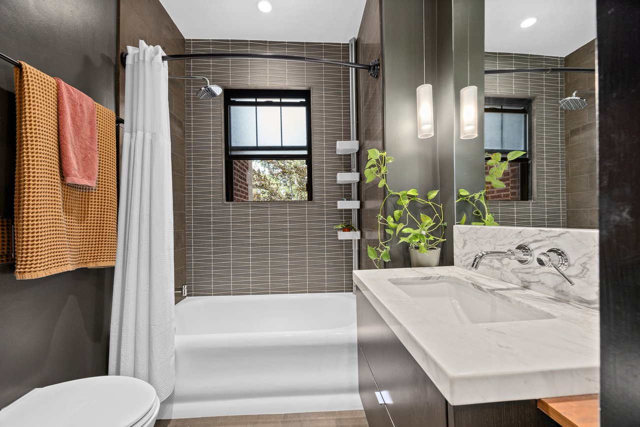 7631 N Eastlake Terrace Unit: 2A-3A