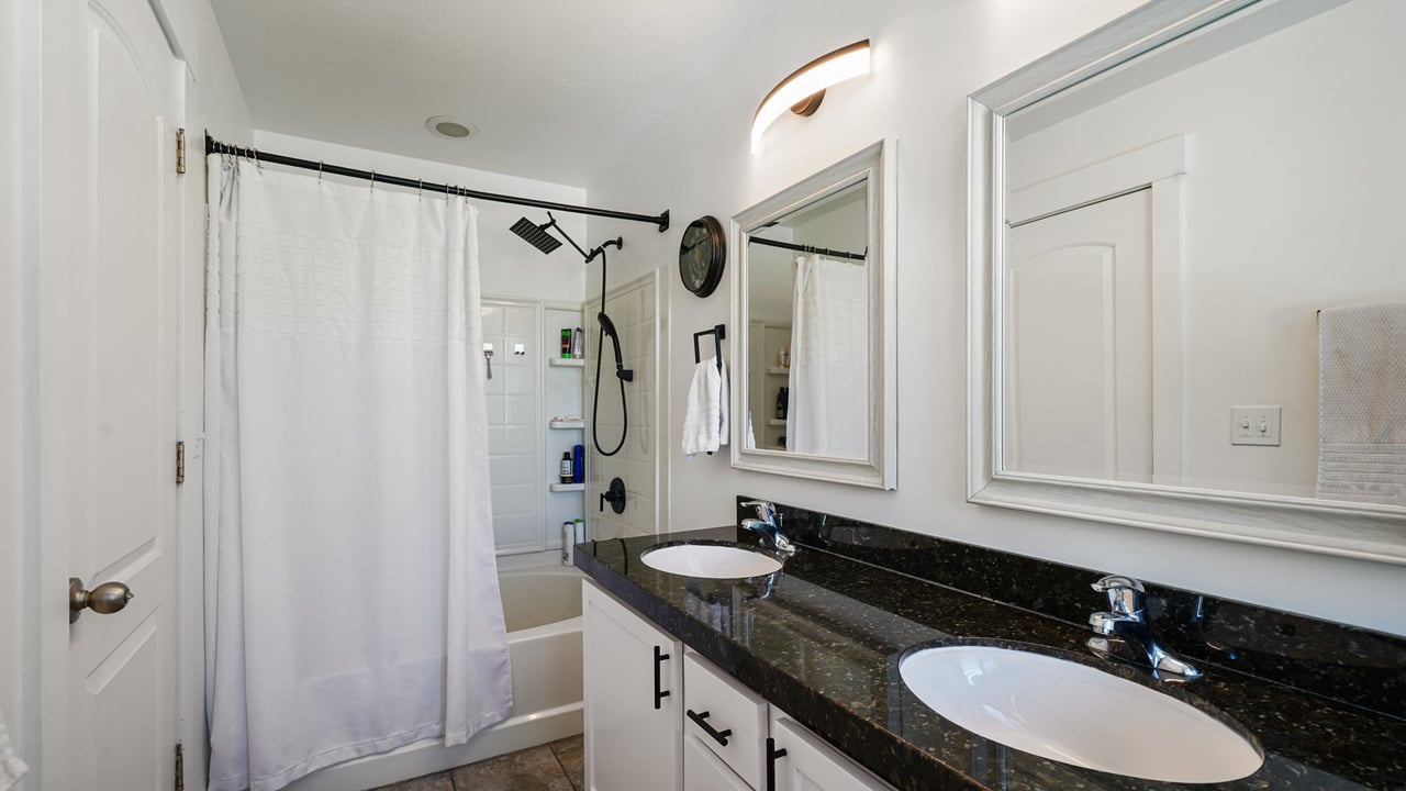 4475 S Lochnivar