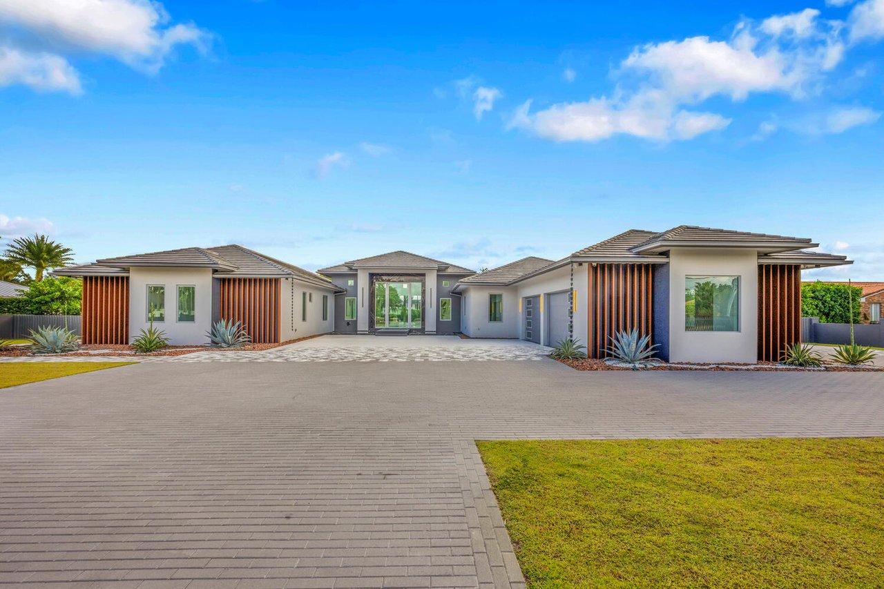 Your Private Resort - Everyday Of The Week