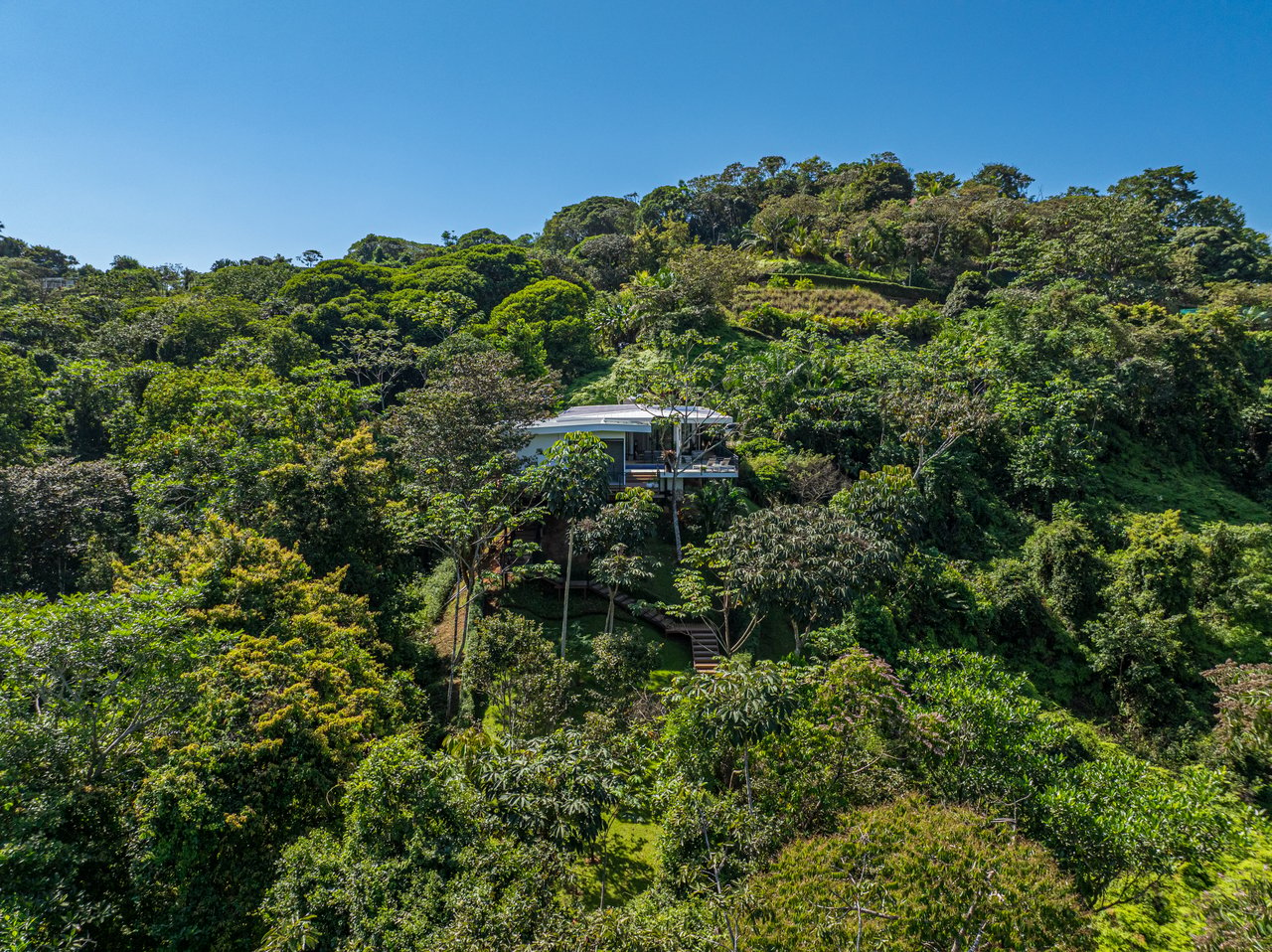 Stunning Ocean and Mountain Views, Casa Tres Galgos in Ojochal on Calle Perezoso