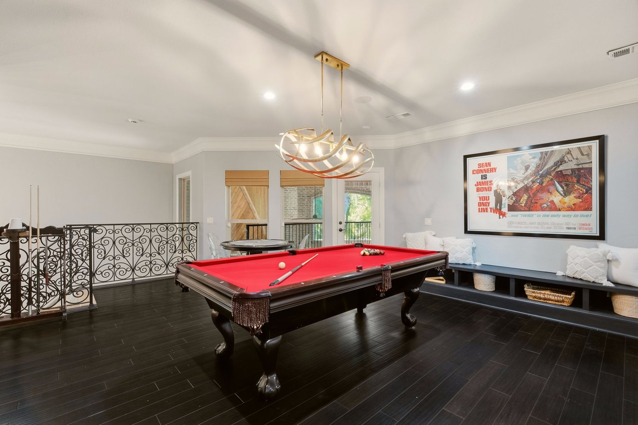 1700 Surrey Lane