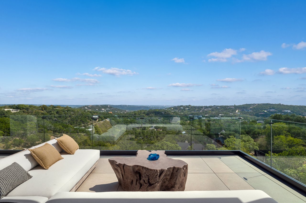 The Pinnacle of Austin Living