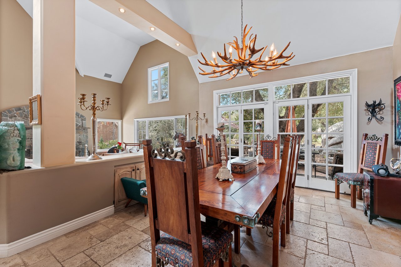 39455 Avenida La Cresta
