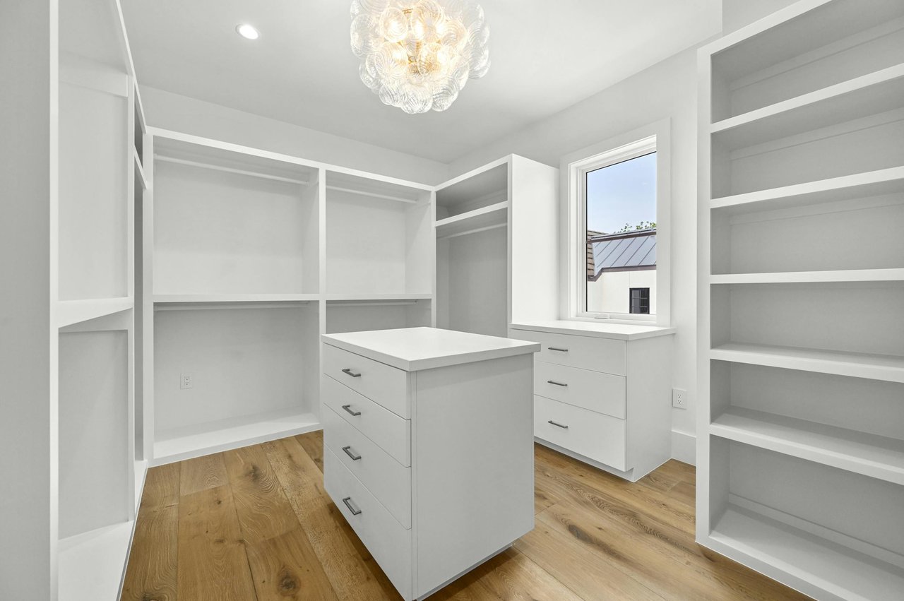 2400 Bridle Path