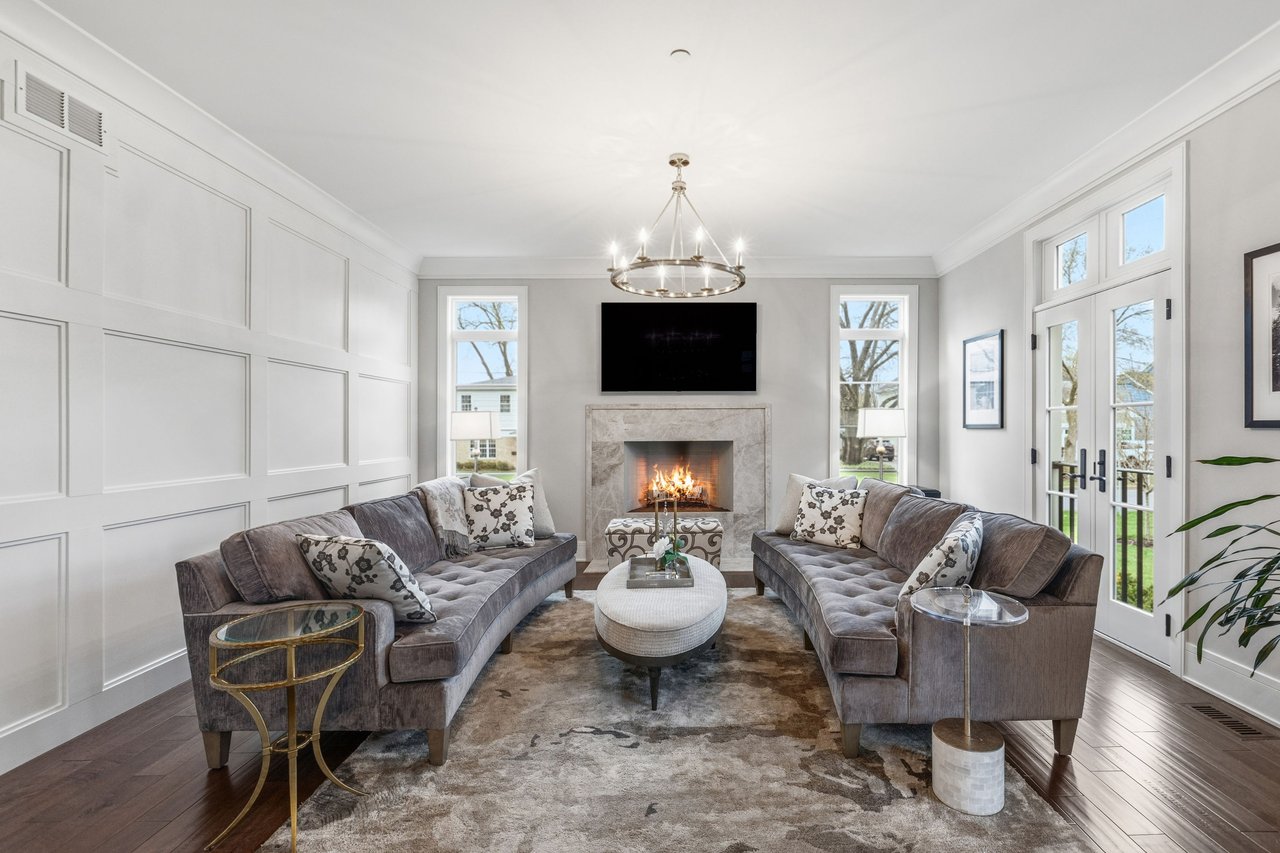 618 Buckingham Place