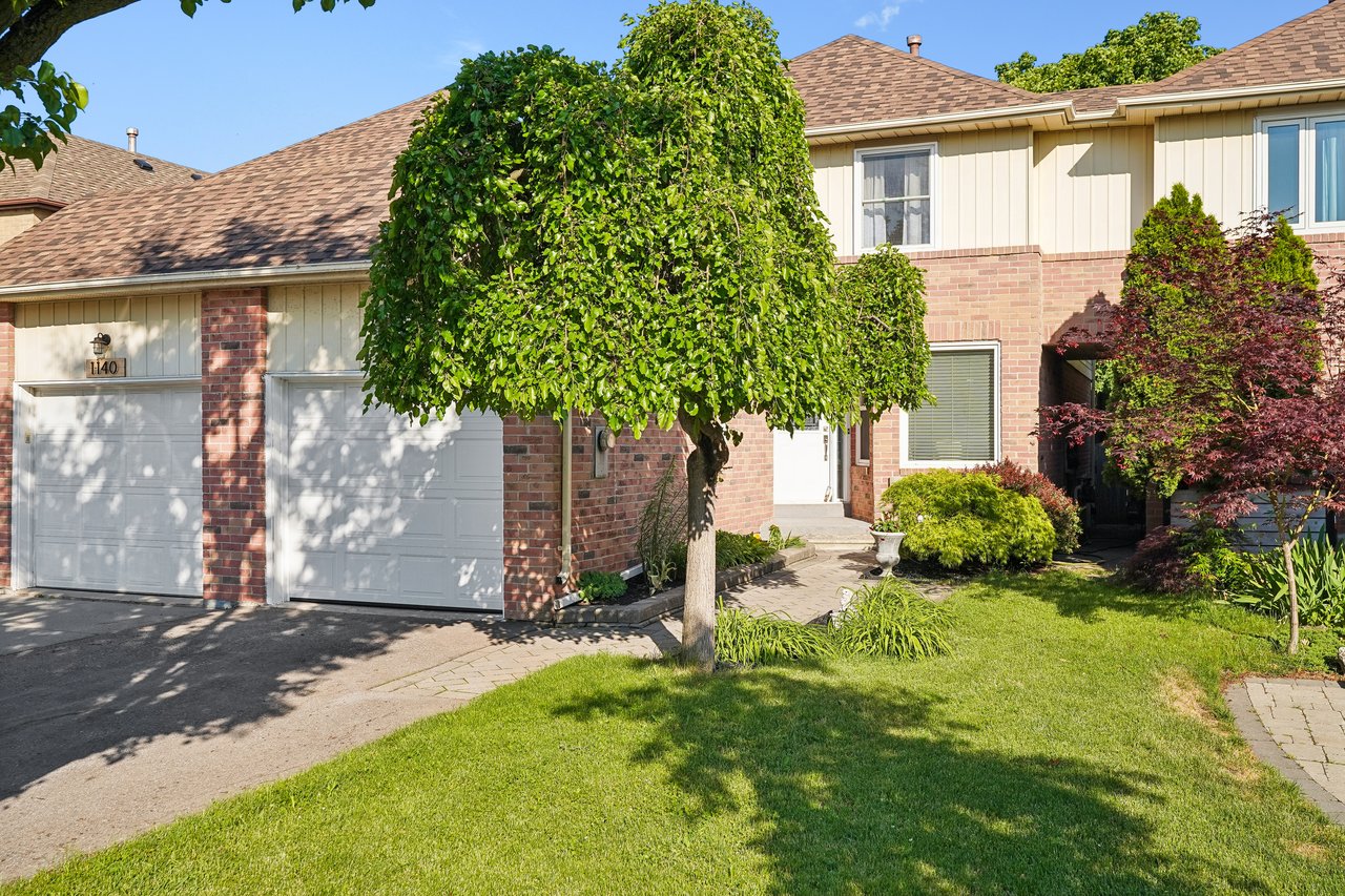 Move-in ready in the heart of Glen Abbey