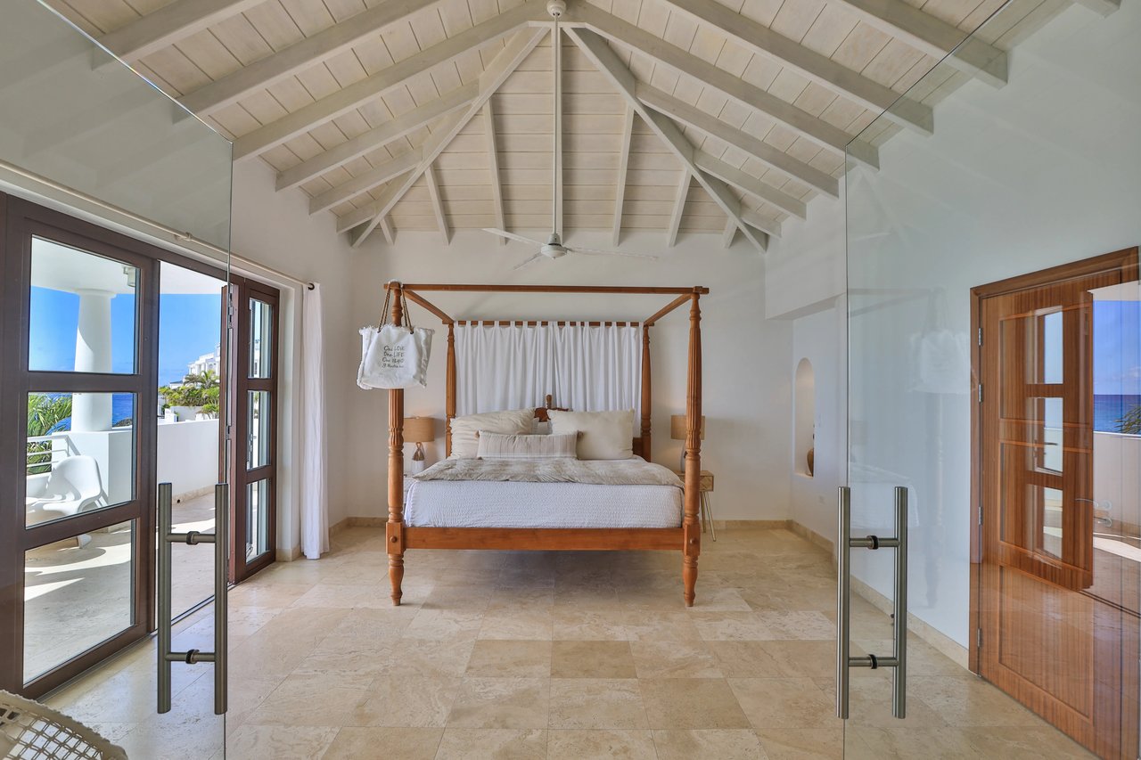 Exceptional Beachfront Villa – Cupecoy