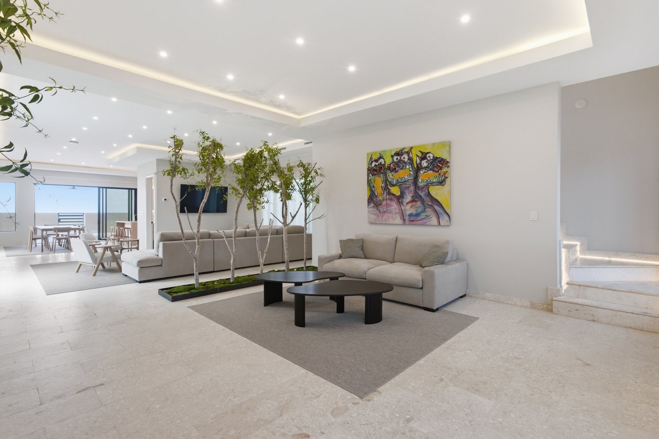 Villa Sol, Adelaide Beach