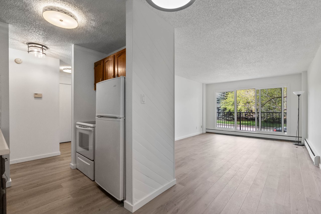 635 56 Avenue SW Unit: 206