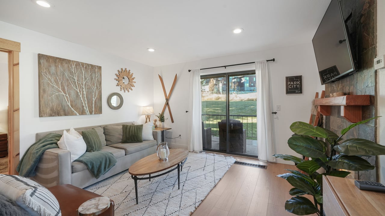 2025 Canyons Resort Dr #C2