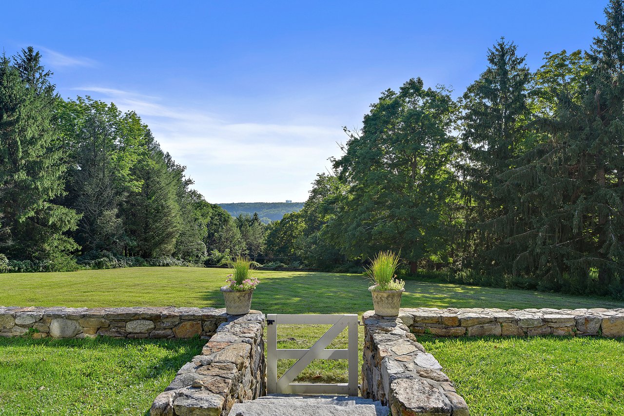 16 Whippoorwill Road