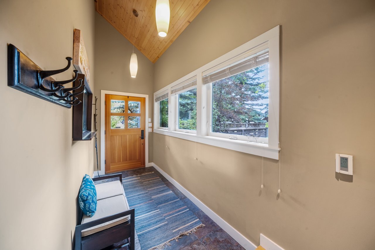 140 Rundle Crescent