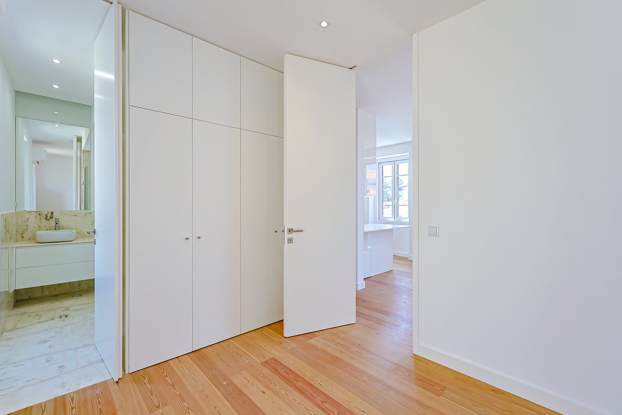 Elegant New T2 Apartment with Two Suites in Monte Estoril