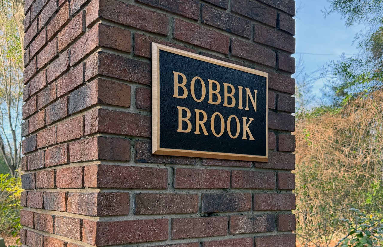 Bobbin Brook Sign- Luxury Neighborhood in Tallahassee