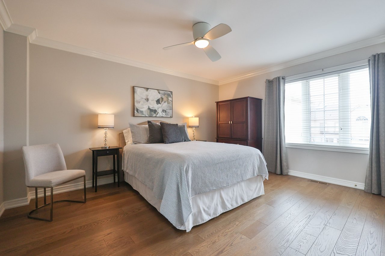 34-2400 Neyagawa Boulevard, Oakville