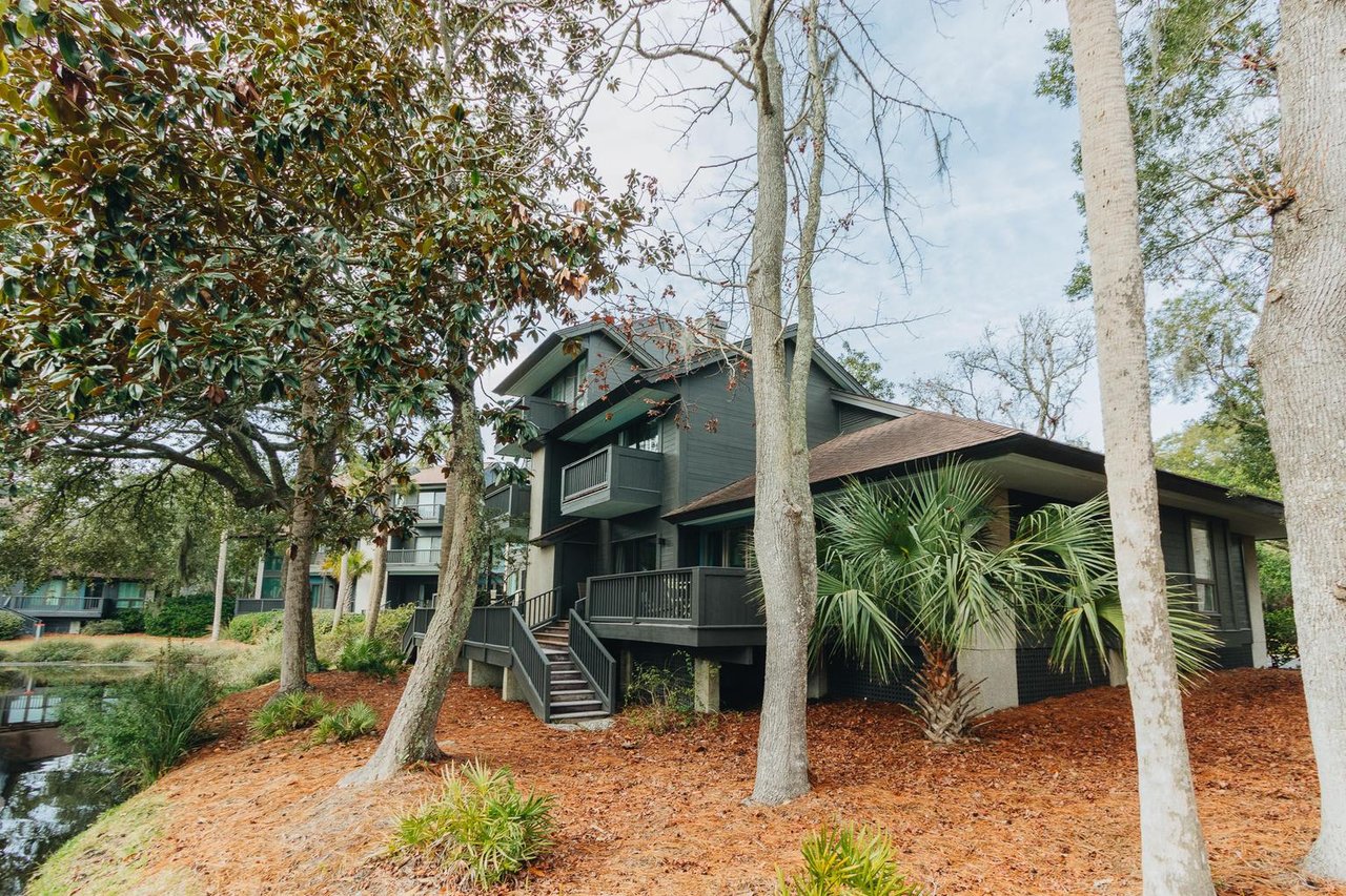 4916 Green Dolphin Way