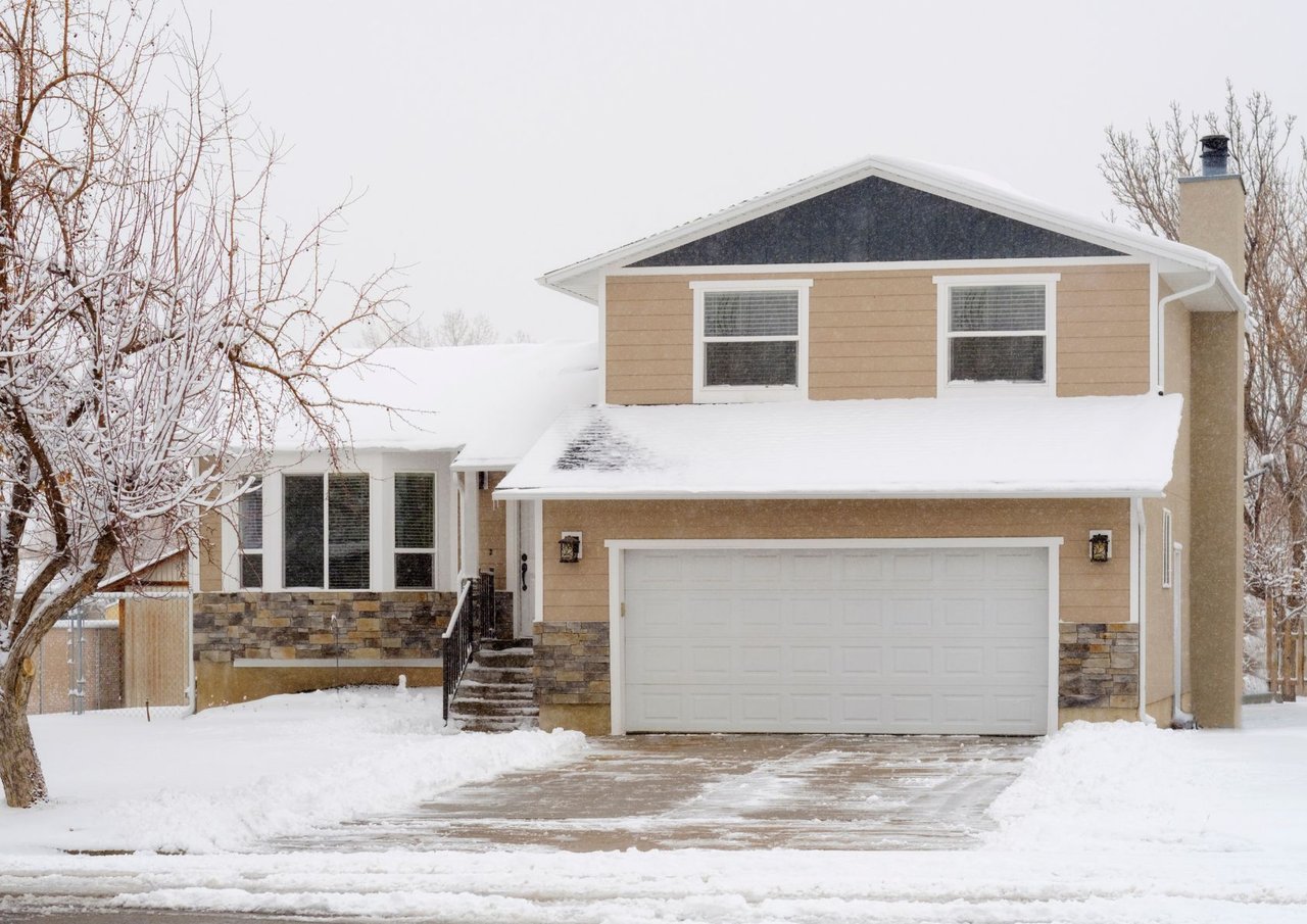 Winter Curb Appeal: Tips for Selling Your Home in Cold Weather